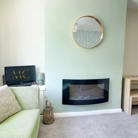 Holiday home Comfortable 2-bed In By Mcpi Hosting, Ideal For Contractors With Free Wifi & Parking *