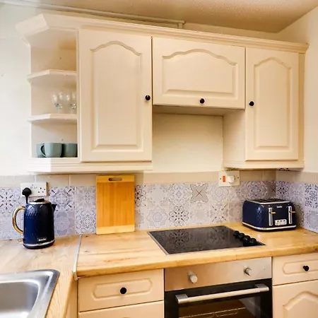 Comfortable 2-bed In By Mcpi Hosting, Ideal For Contractors With Free Wifi & Parking Holiday home *